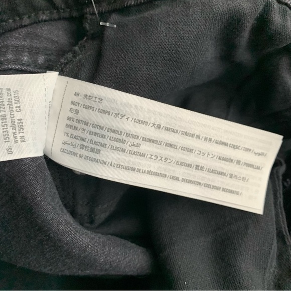 Abercrombie & Fitch High Rise Mom Jean Distressed - Picture 6 of 7